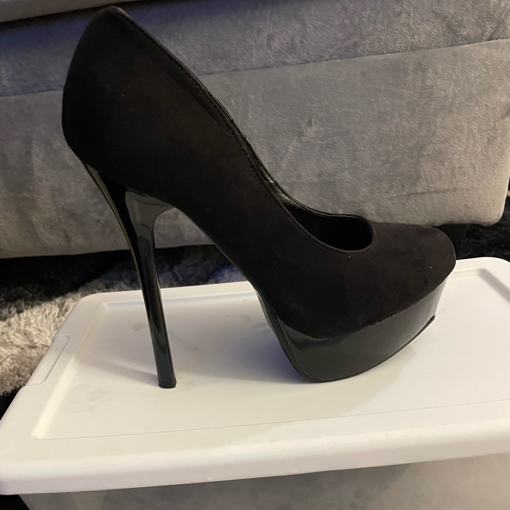 Black heel